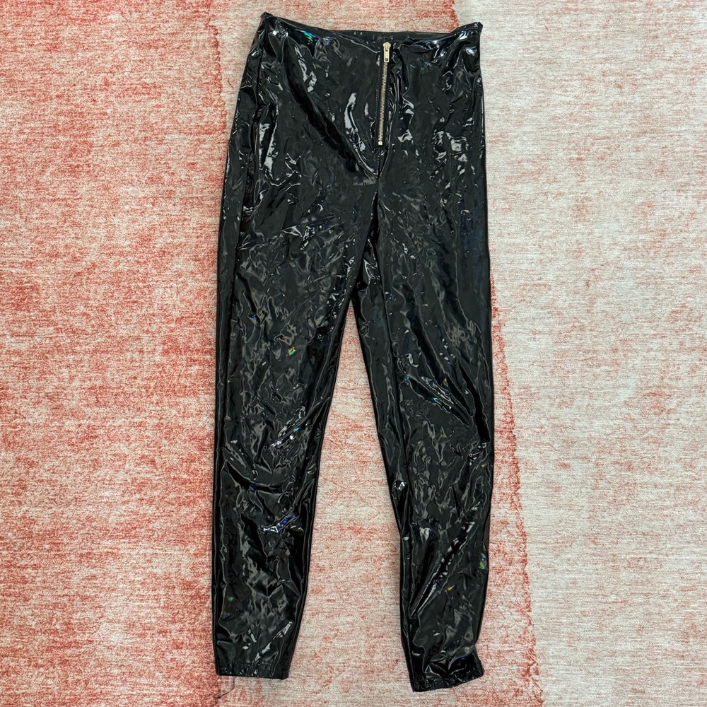 High waisted latex front zip legging